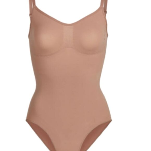 Skims SCULPTING BODYSUIT W. SNAPS Size small - Picture 2 of 4